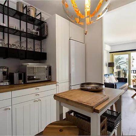 Sea Front In Apartment *