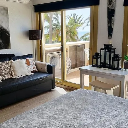 Sea Front In Apartment *